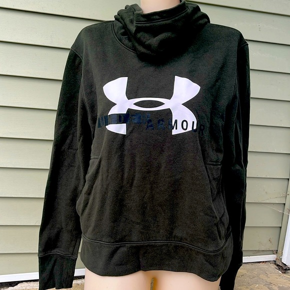 Under Armour Tops - EUC under armor forest green hoodie